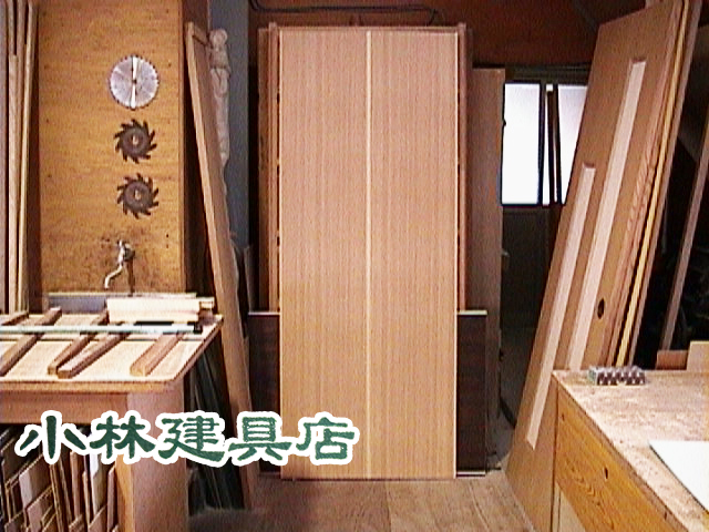 フラット両開きFD（シオジ柾プリント）