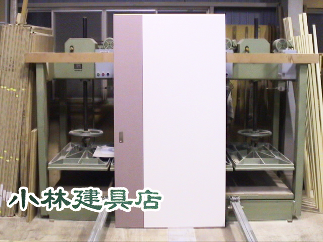 坊主戸襖引戸（鳥の子重ね貼）