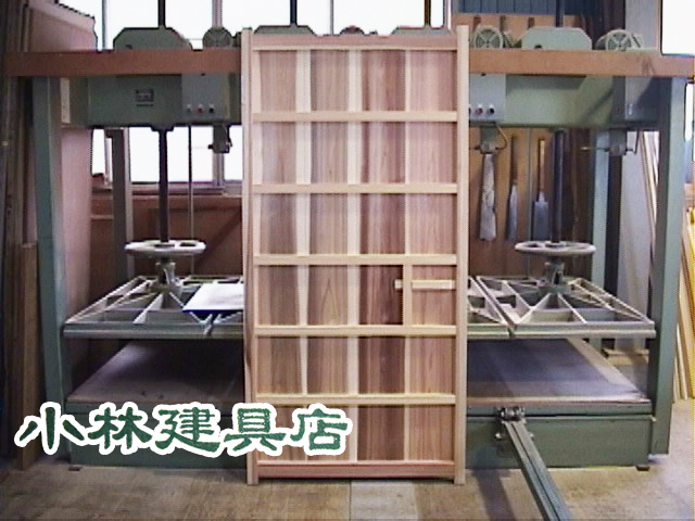 裏木戸框戸裏面（吉野杉、４枚板）