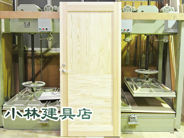 ロ枠框戸（杉源平　板目板入）