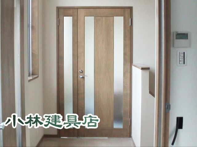 シナランバーコア入親子框戸（米栂、塗装後）