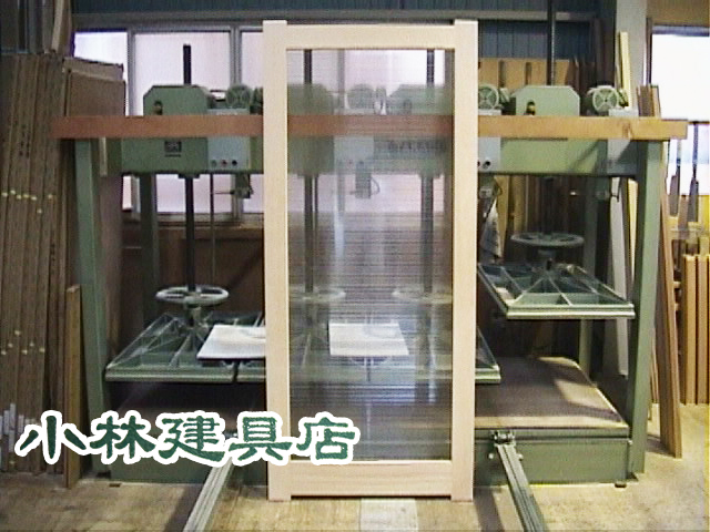 ロ枠框戸（ホワイトスプルス、ツインポリカ）