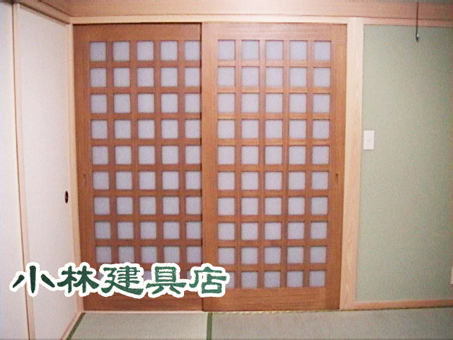 格子框戸（アユ－ス着色塗装）