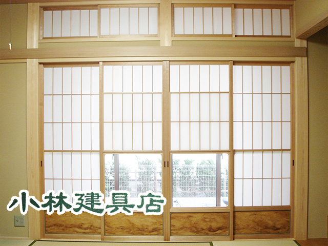 スリアゲ障子（立柳、ランマ付、吉野杉）