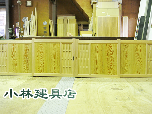 下駄箱板戸（吉野杉　ヤナセ杉板　ソデ　アジロ）