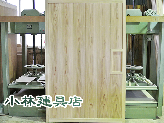 板貼雨戸（杉赤、引き箱）