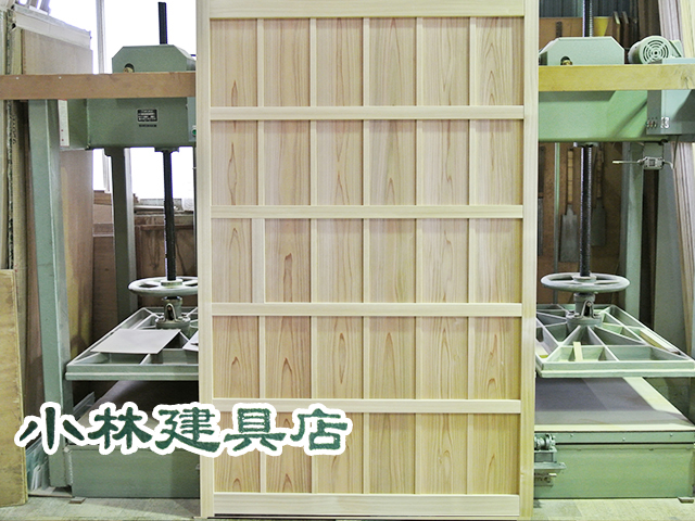 板貼雨戸（杉赤、引き箱、裏面）