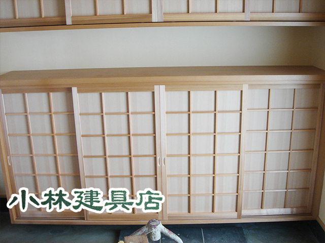 下駄箱板戸（吉野杉、杉柾突板）