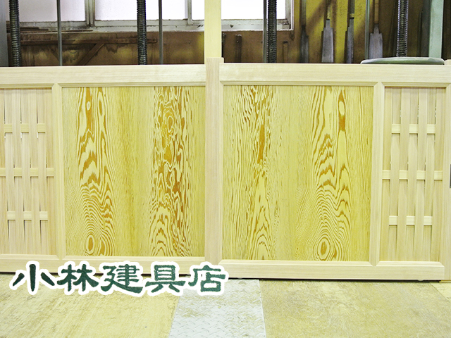 下駄箱板戸（吉野杉　ヤナセ杉板　ソデ　アジロ）